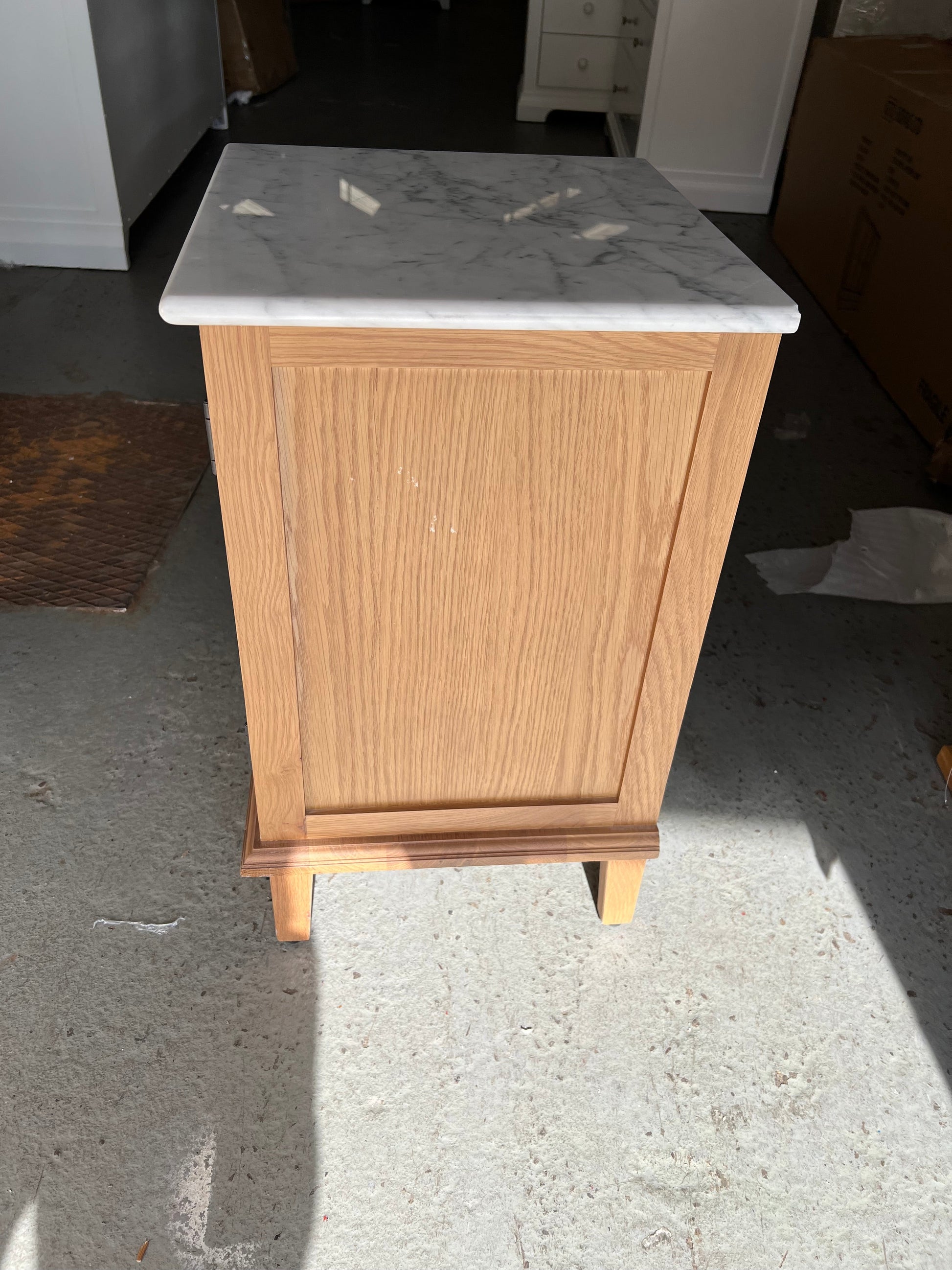 ELKSTONE MELLOW OAK
Marble Topped Cupboard Quality Furniture Clearance Ltd