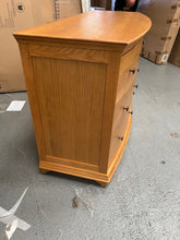 Load image into Gallery viewer, WINCHCOMBE OILED OAK
Low and Wide 6 Drawer Chest Quality Furniture Clearance Ltd
