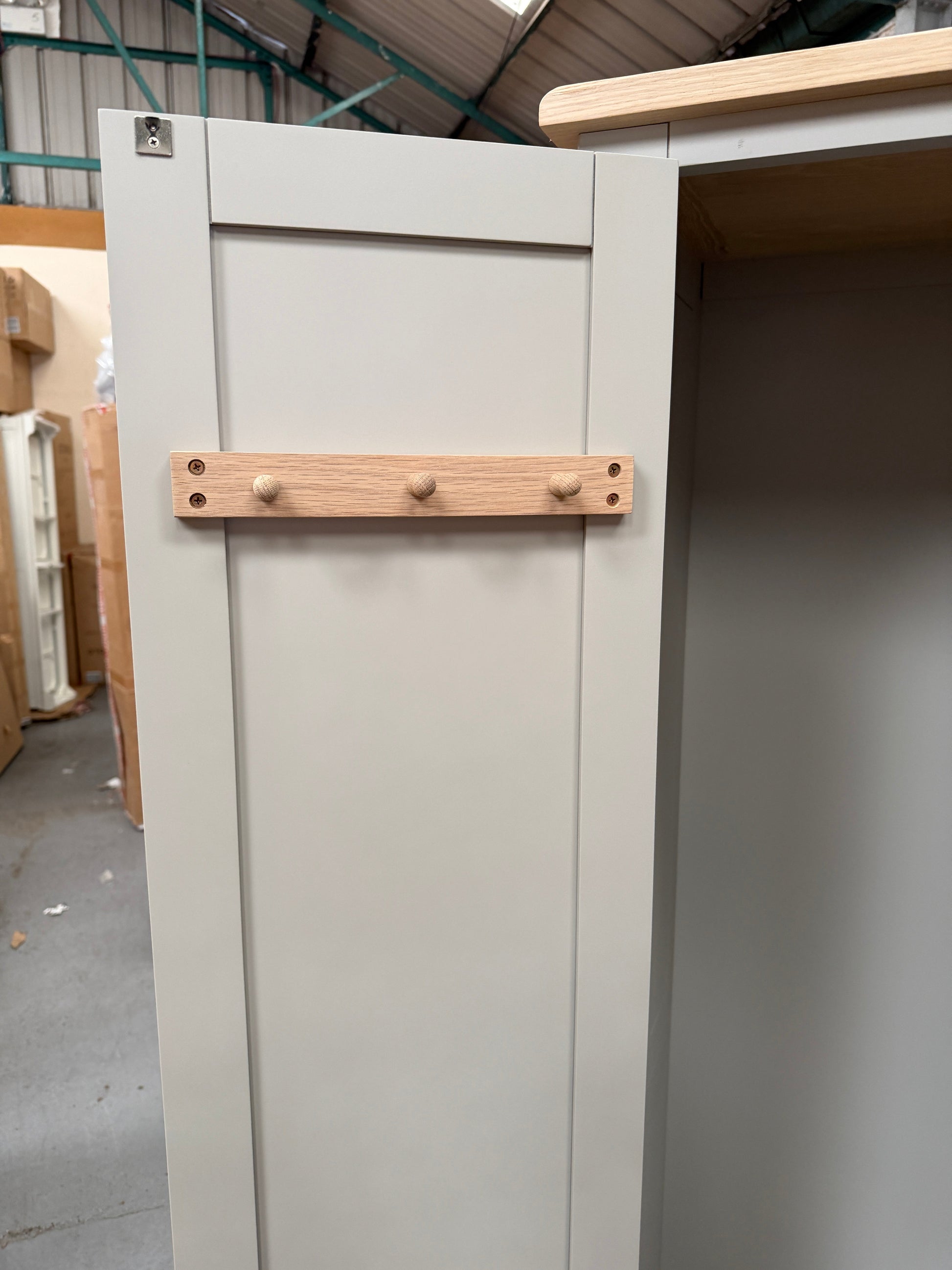 CHESTER DOVE GREY
Utility Cupboard Quality Furniture Clearance Ltd