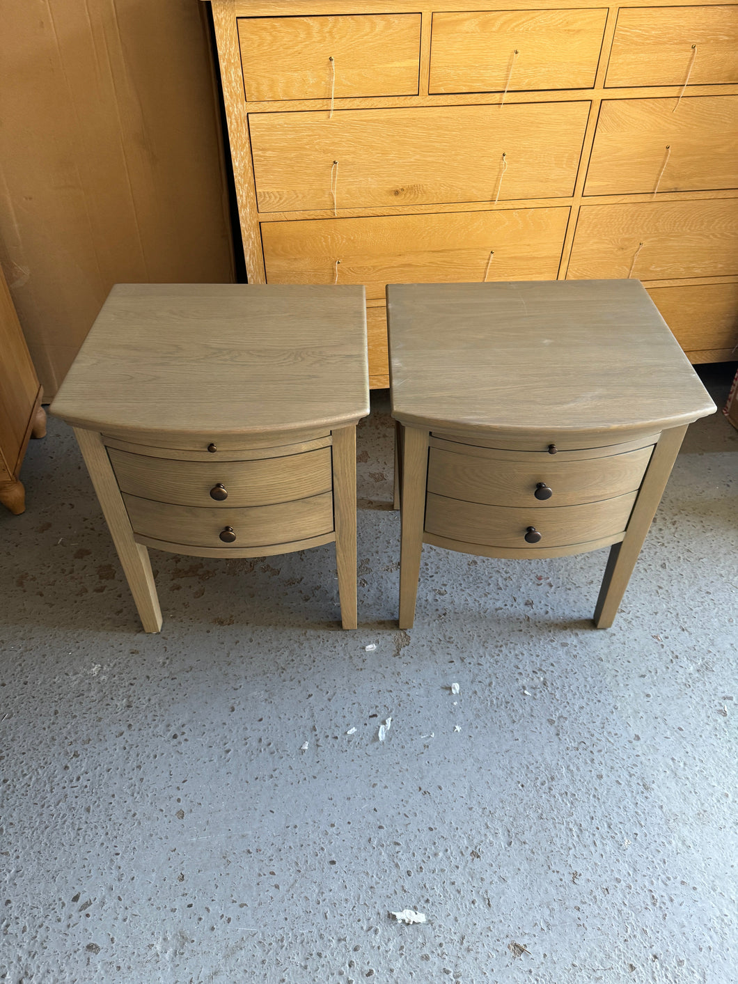 Set of 2 WINCHCOMBE SMOKED OAK 2 Drawer Bedside Tables Quality Furniture Clearance Ltd