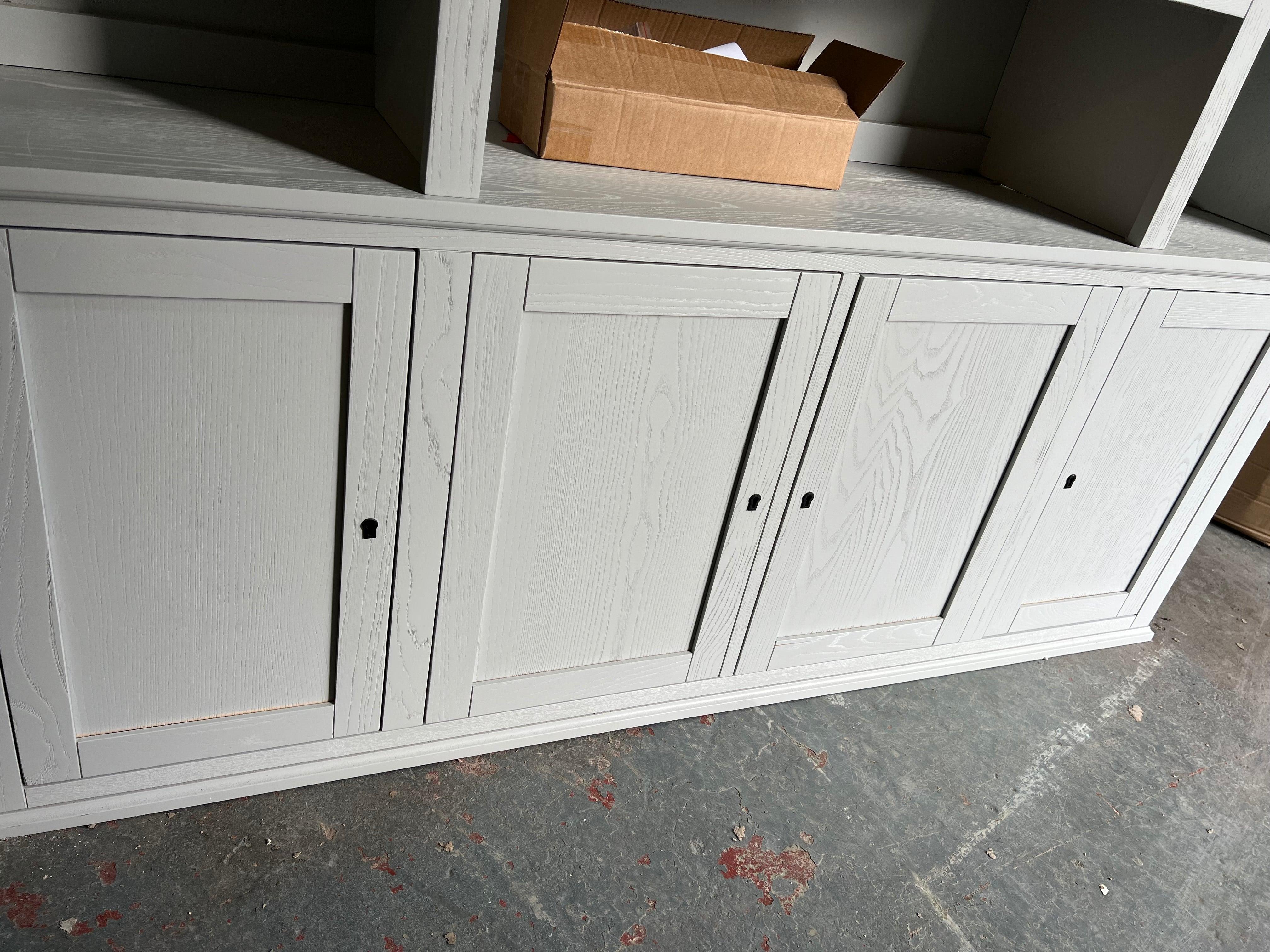 CHARLBURY MINERAL GREY
Grand Bookcase Quality Furniture Clearance Ltd