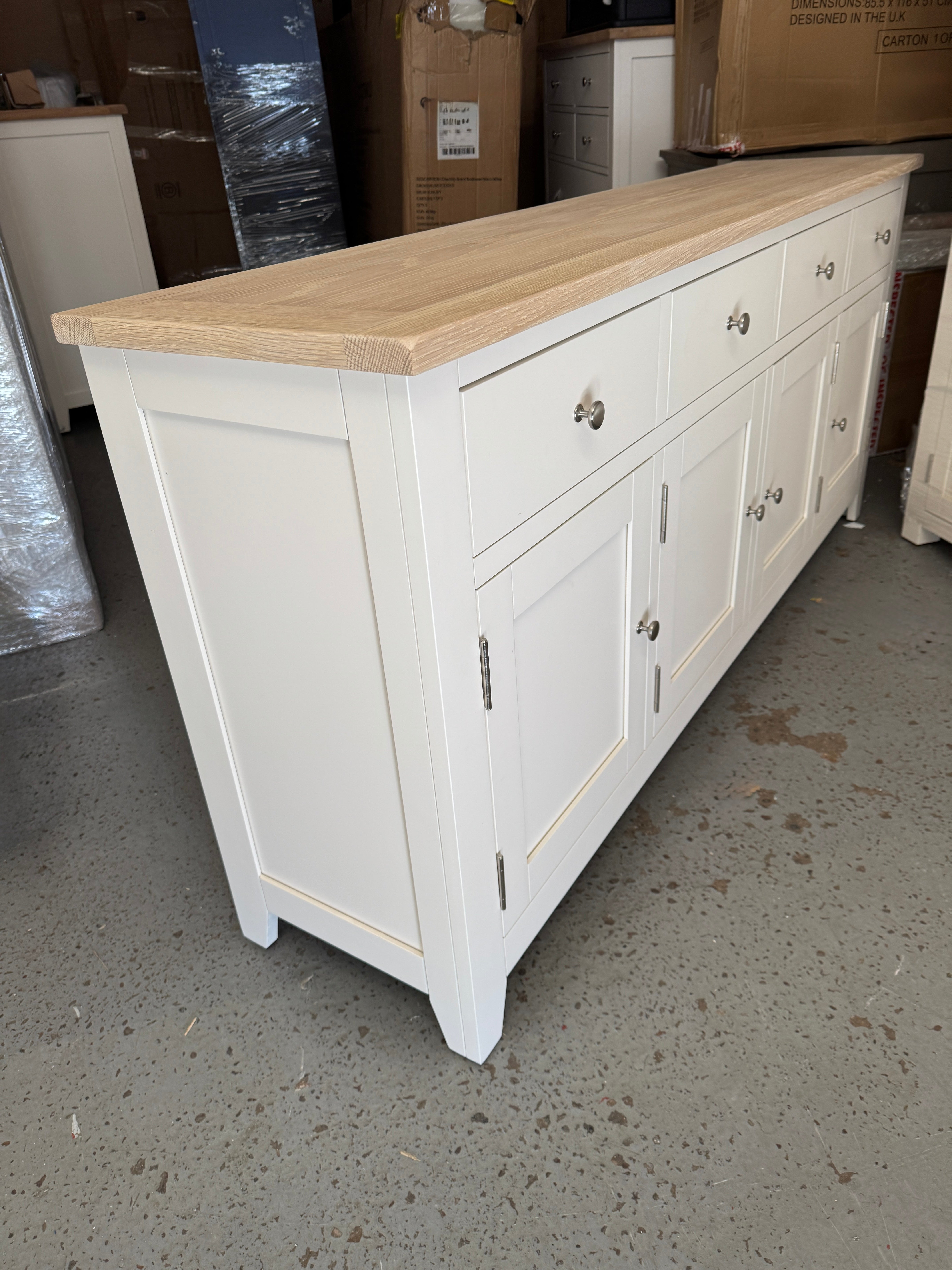 CHESTER CLASSIC CREAM
Extra Large Sideboard Quality Furniture Clearance Ltd