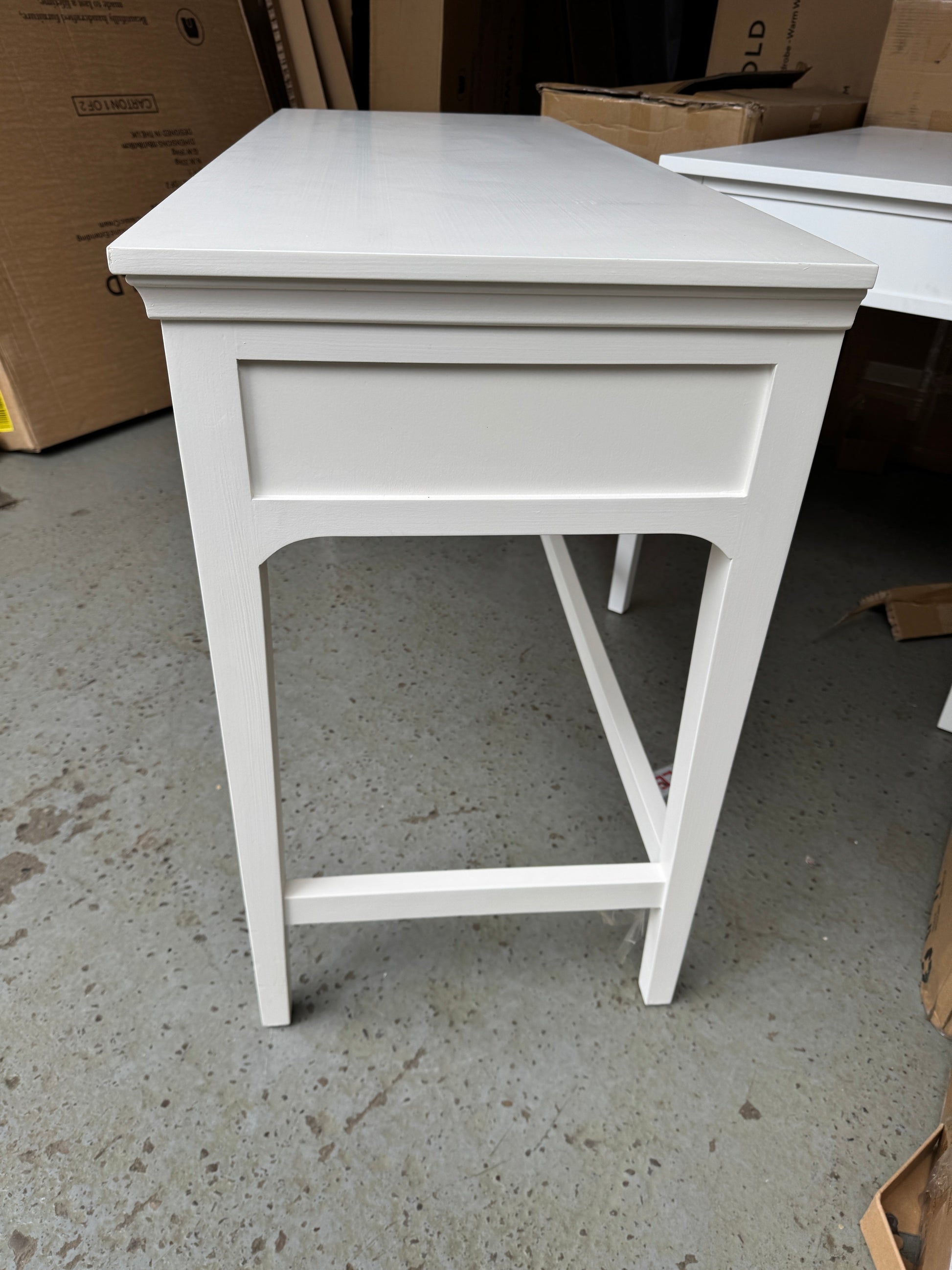 FAIRFORD SOFT WHITE
Dressing Table Quality Furniture Clearance Ltd