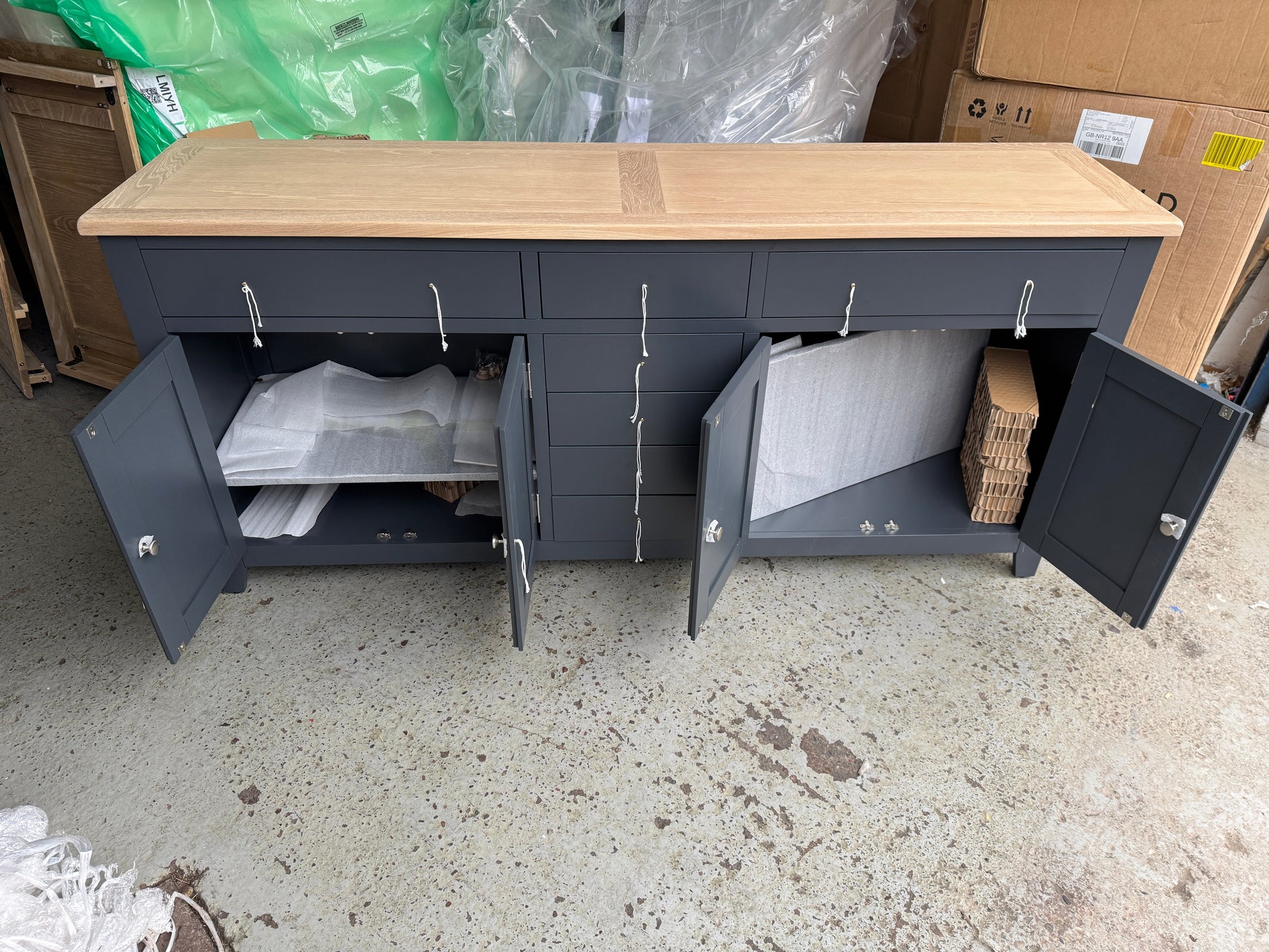 CHESTER CHARCOAL
Grand Sideboard Quality Furniture Clearance Ltd