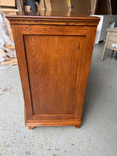 Load image into Gallery viewer, WINCHCOMBE DARK OAK
Low and Wide 6 Drawer Chest Quality Furniture Clearance Ltd
