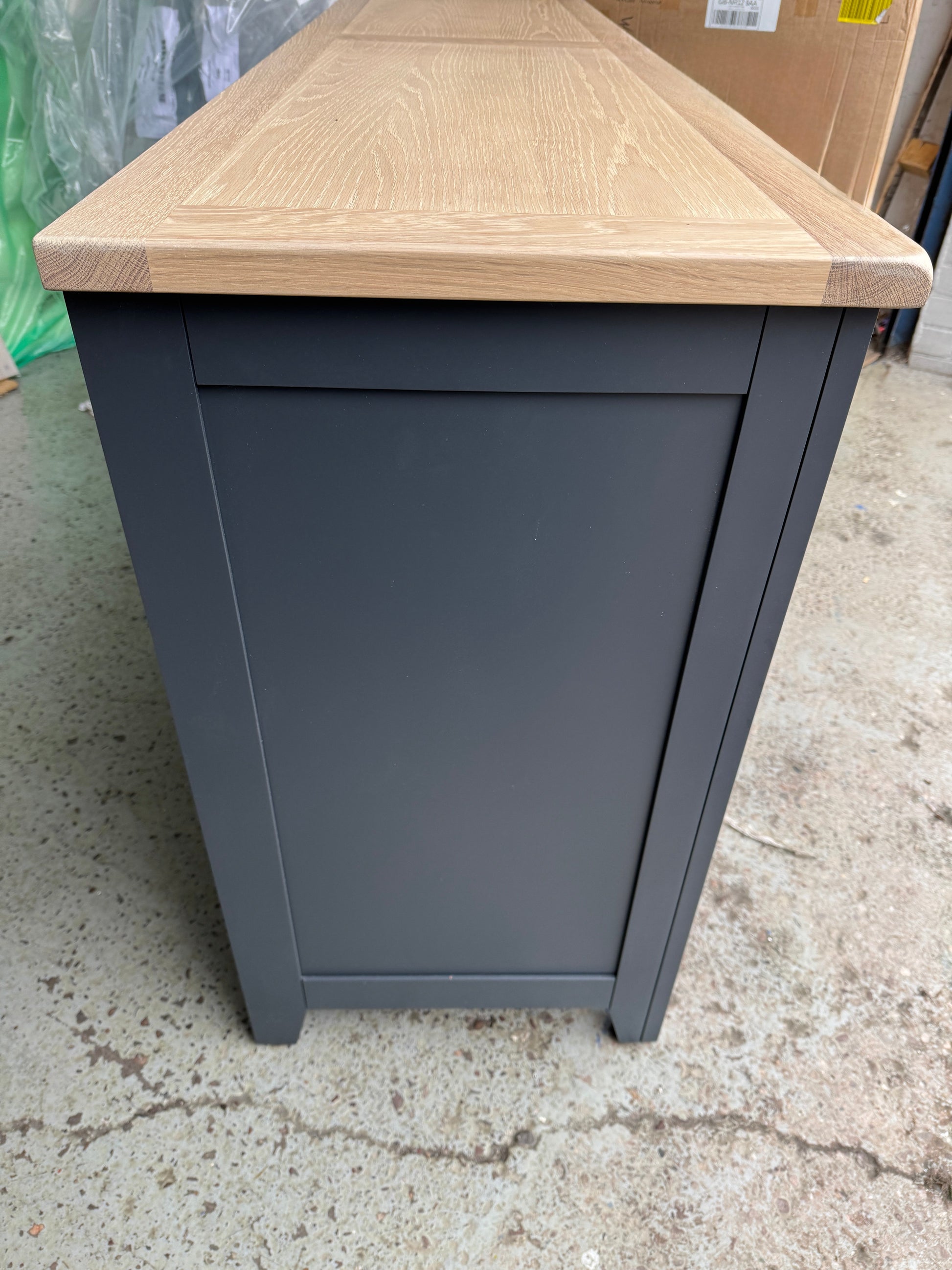 CHESTER CHARCOAL
Grand Sideboard Quality Furniture Clearance Ltd