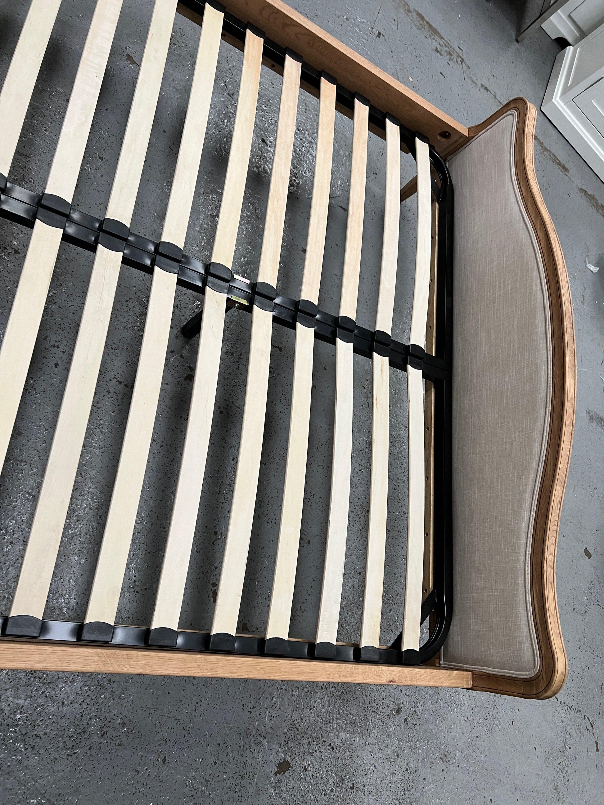 ELKSTONE MELLOW OAK
5ft Kingsize Bed Quality Furniture Clearance Ltd