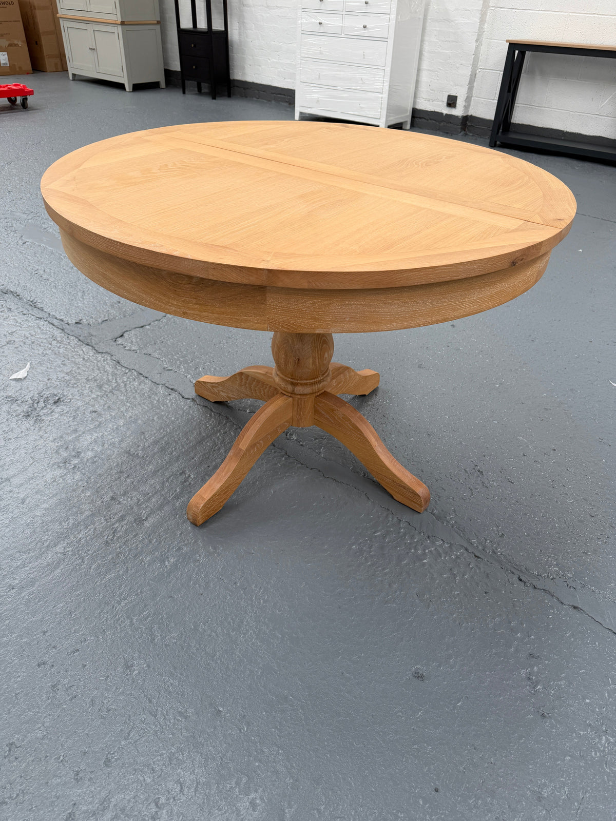 INGLESHAM WHITEWASH OAK Round Ext Dining Table Quality Furniture Clearance Ltd
