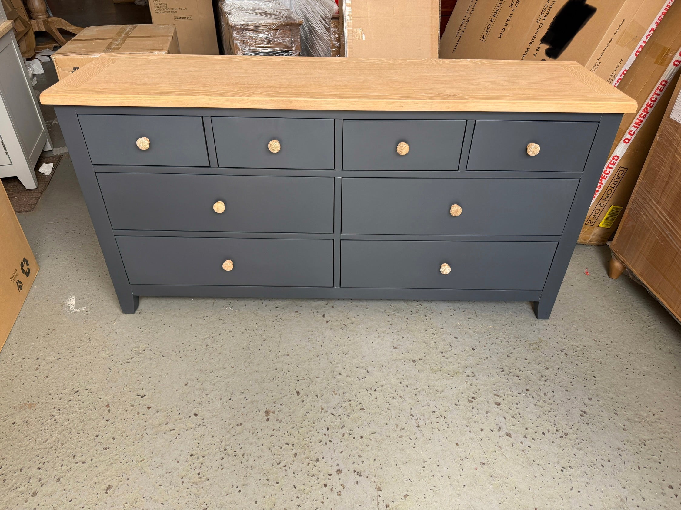 CHESTER CHARCOAL
8 Drawer Chest Quality Furniture Clearance Ltd