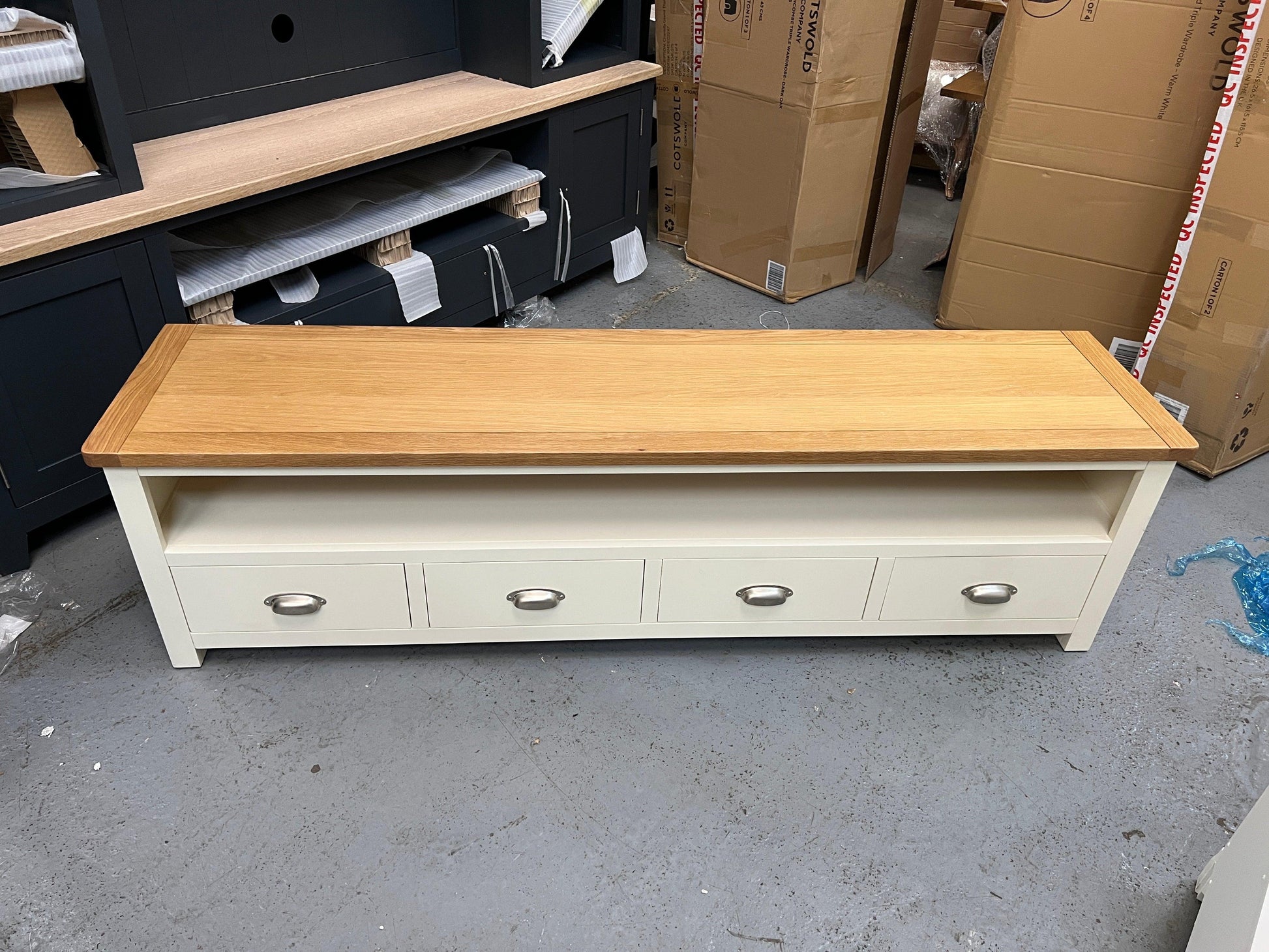 SUSSEX Cotswold Cream
Extra large TV stand up to 75" Quality Furniture Clearance Ltd