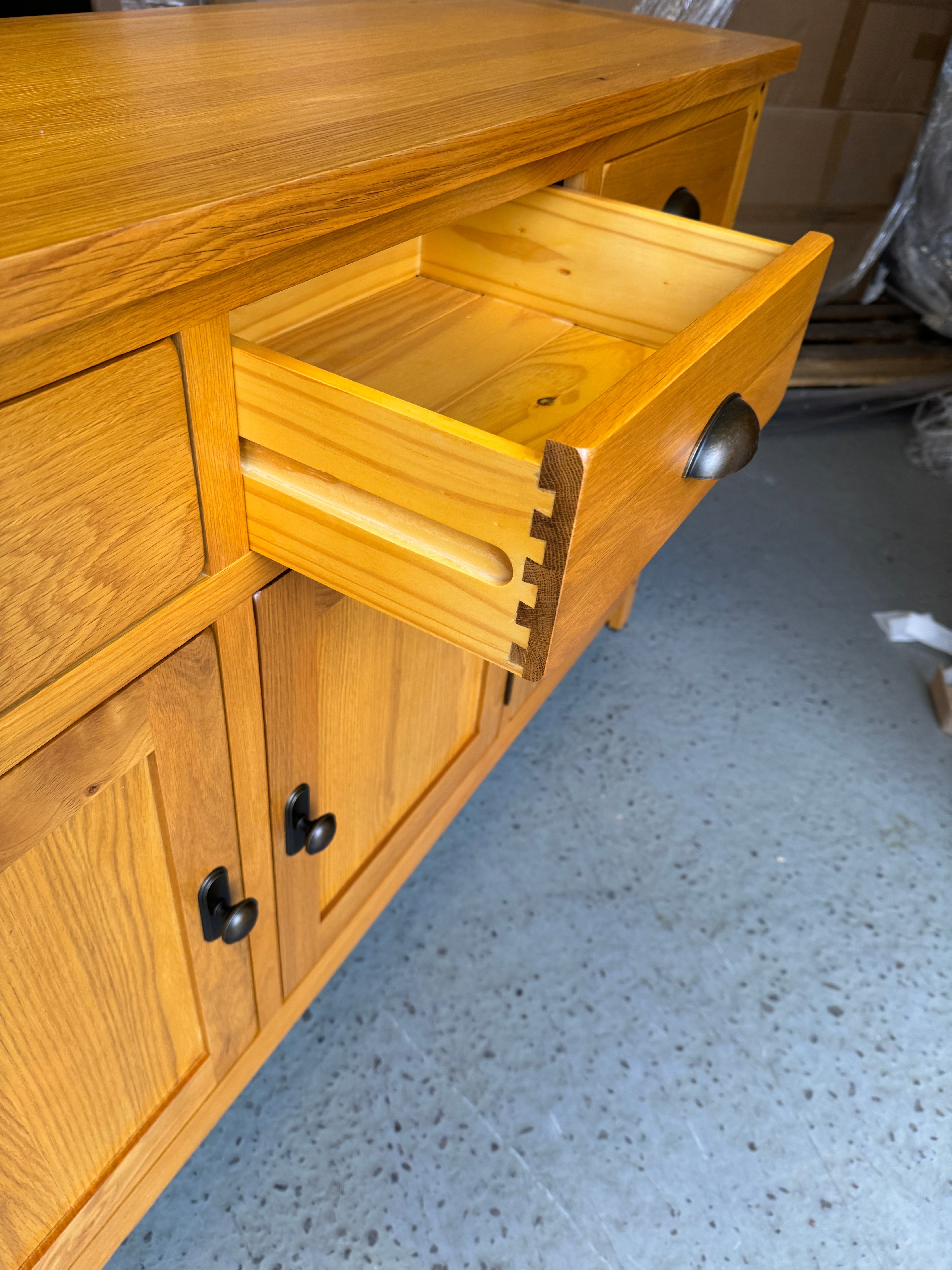 OAKLAND RUSTIC OAK Extra Large Sideboard Quality Furniture Clearance Ltd