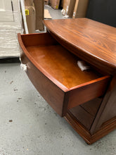 Load image into Gallery viewer, WINCHCOMBE DARK OAK
Winchcome Dark Oak 3 Drawer Wide Bedside Quality Furniture Clearance Ltd
