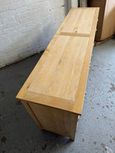Load image into Gallery viewer, INGLESHAM WHITEWASH OAK
Grand Sideboard Quality Furniture Clearance Ltd
