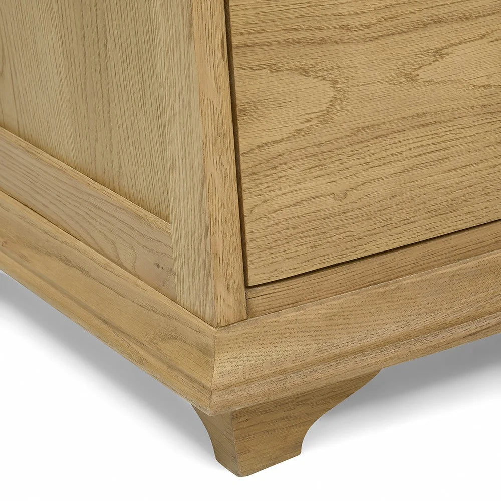 WINCHCOMBE OILED OAK
Vanity Tall Boy Quality Furniture Clearance Ltd