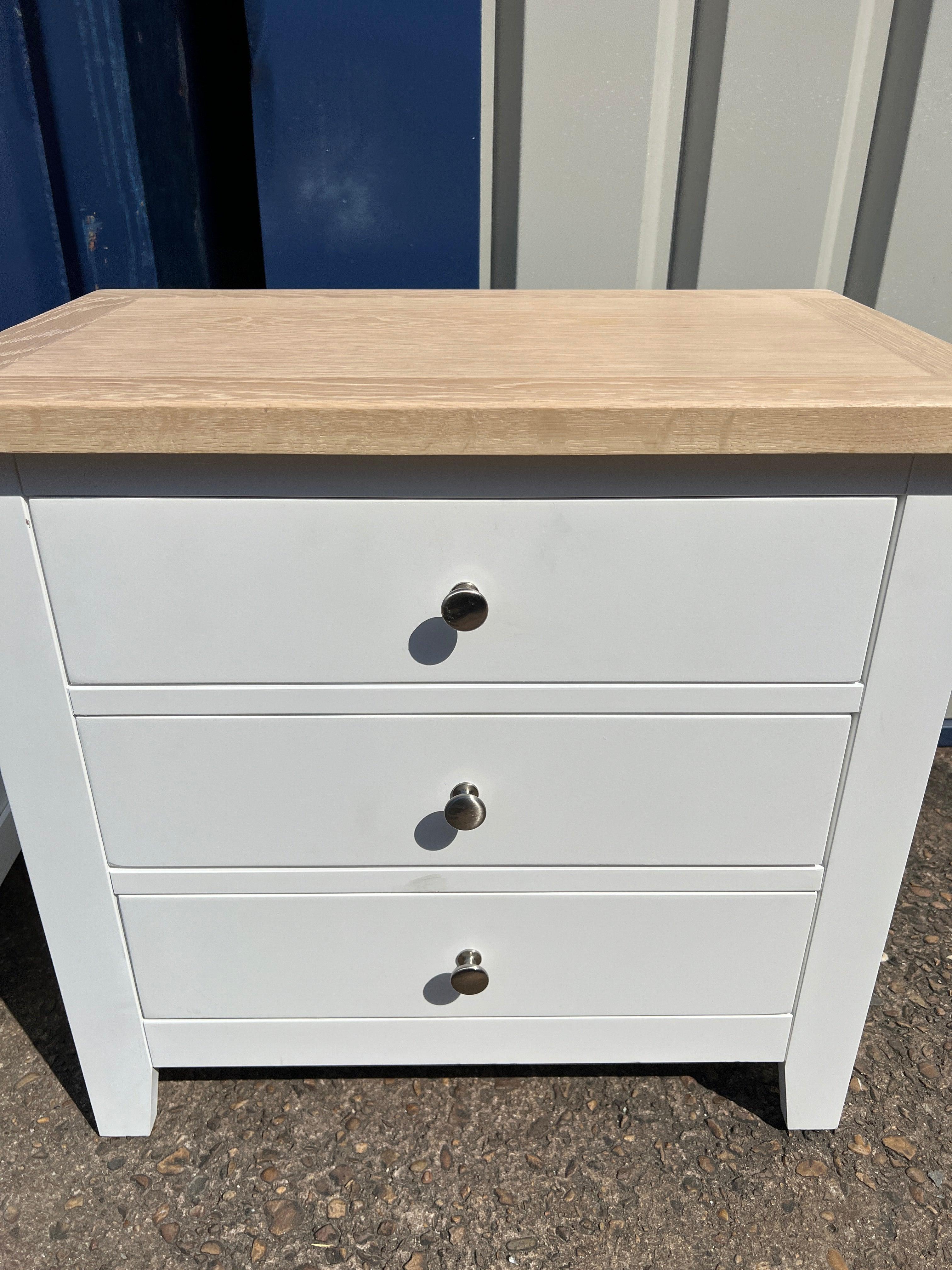 Set of 2 CHESTER PURE WHITE Jumbo Bedside Tables Quality Furniture Clearance Ltd