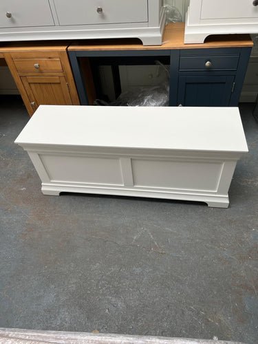 Chantilly Warm White Wide Blanket Box furniture delivered 